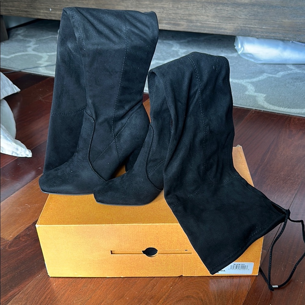 Unisa Black Knee-High Boots